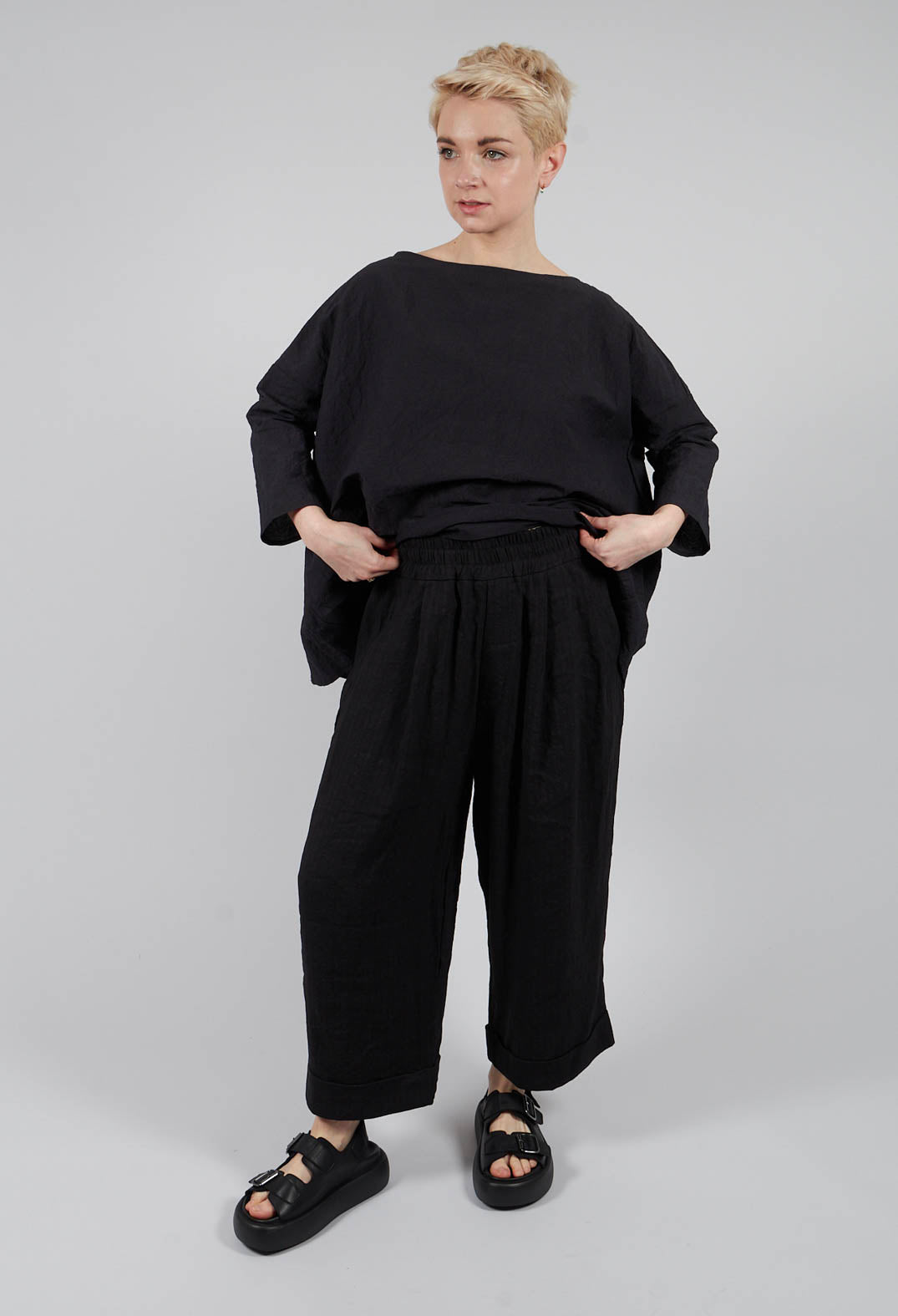 Bragoni Trousers HE in Black