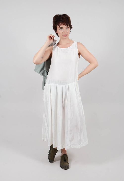 Sleeveless Pleated Dress SC in Milk