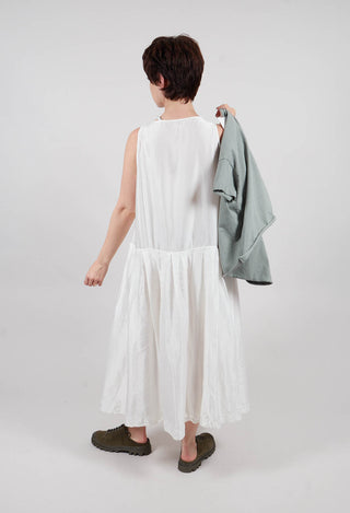 Sleeveless Pleated Dress SC in Milk