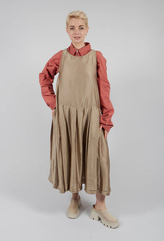 Sleeveless Pleated Dress SC in Stone
