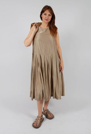 Sleeveless Pleated Dress SC in Stone