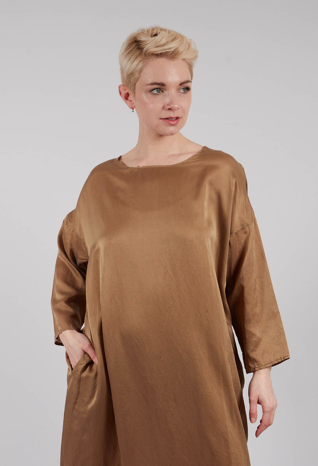 Simple T-Dress SC in Gold