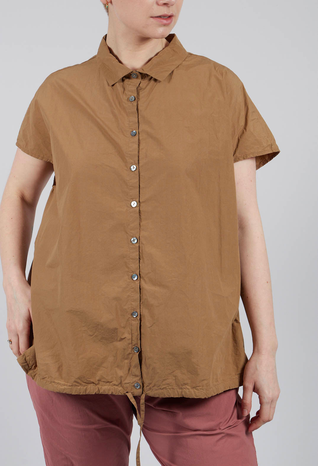 Short Sleeveless Shirt TC in Gold