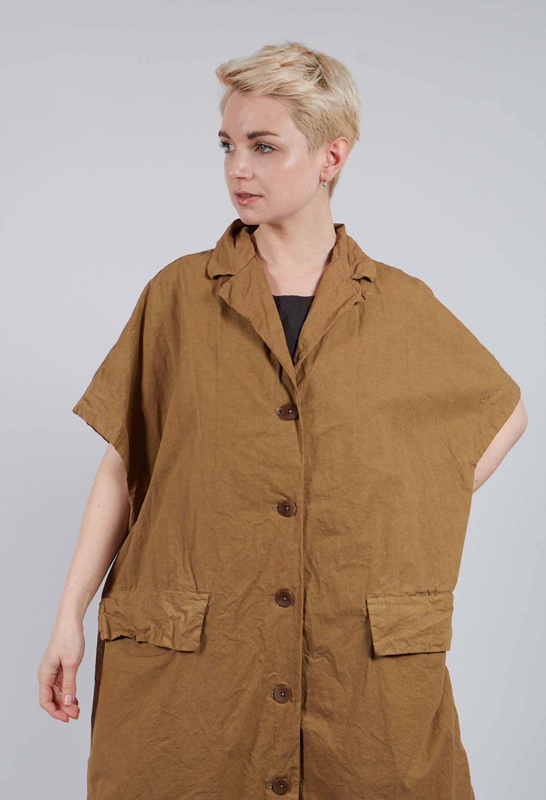 Sleeveless Coat CC in Gold