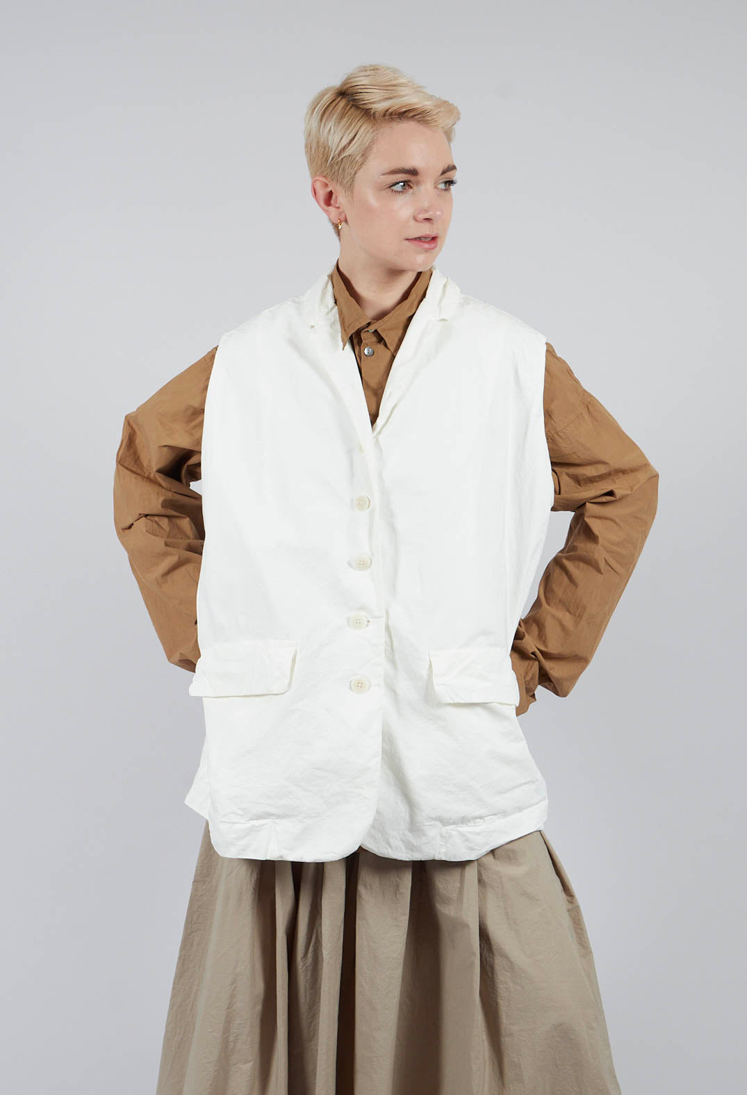 Sleeveless Big Blazer CC in Milk