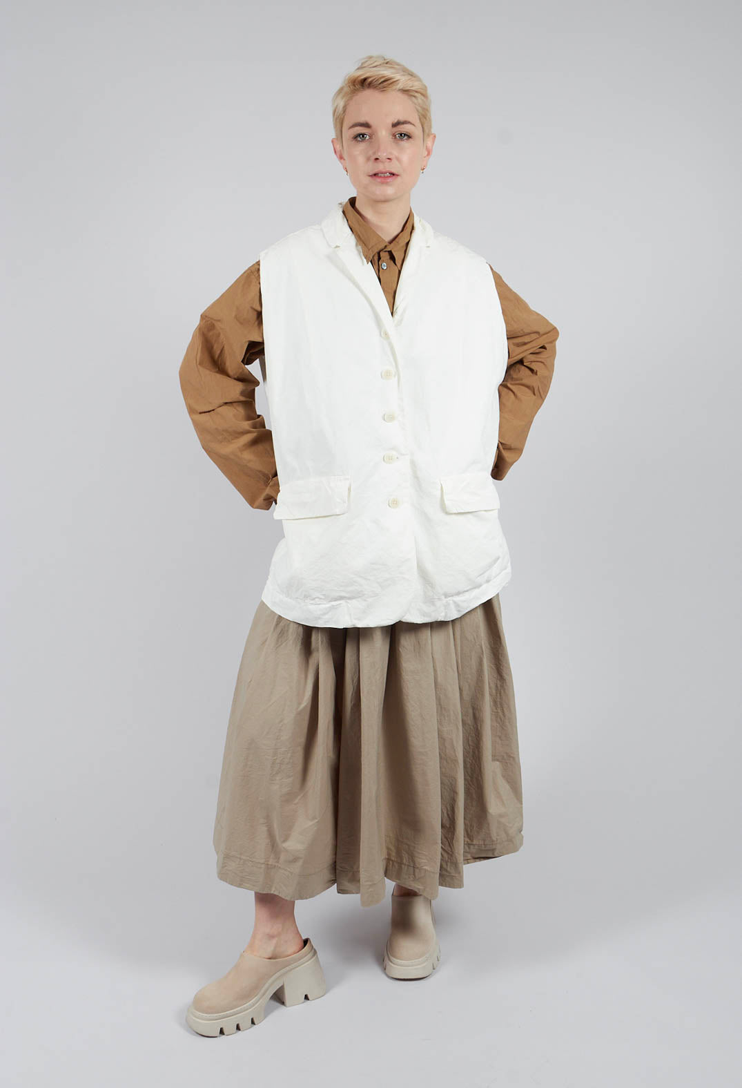 Sleeveless Big Blazer CC in Milk