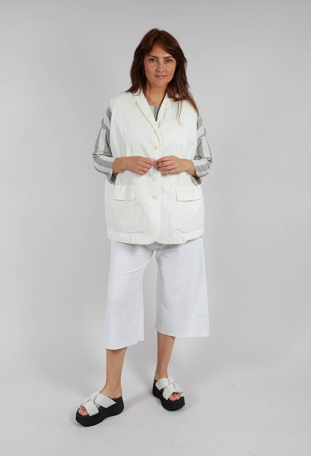 Sleeveless Big Blazer CC in Milk