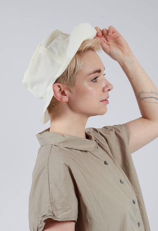Hat JN in Milk