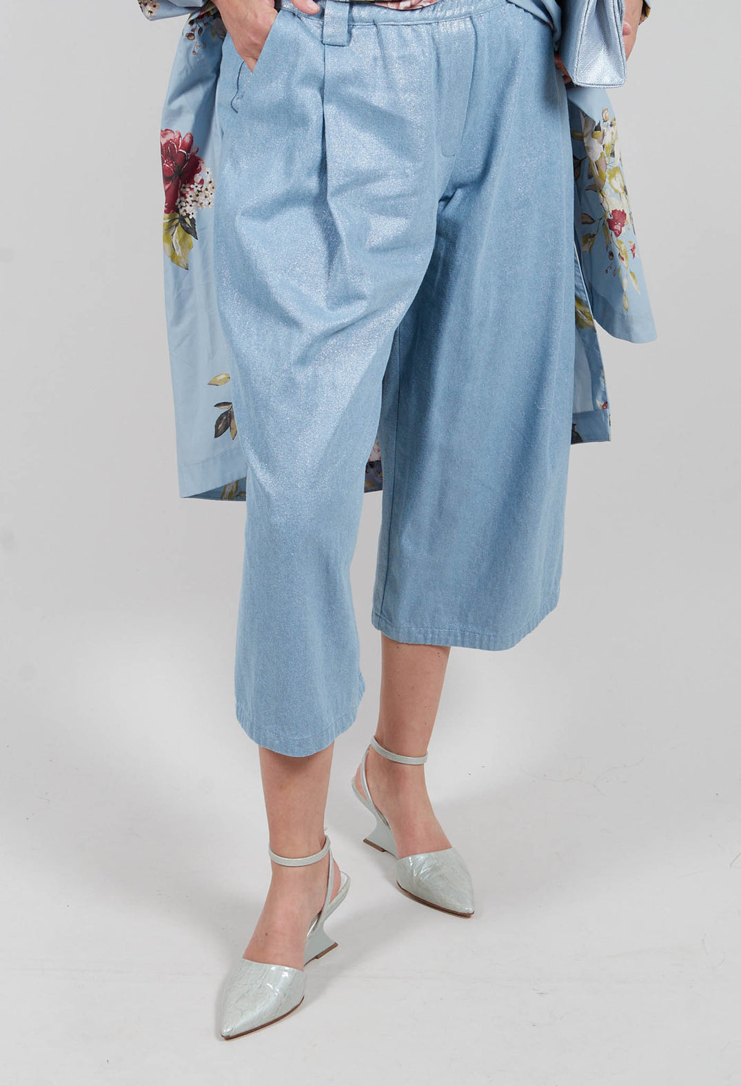 Wide Leg Jean in Jean Gold