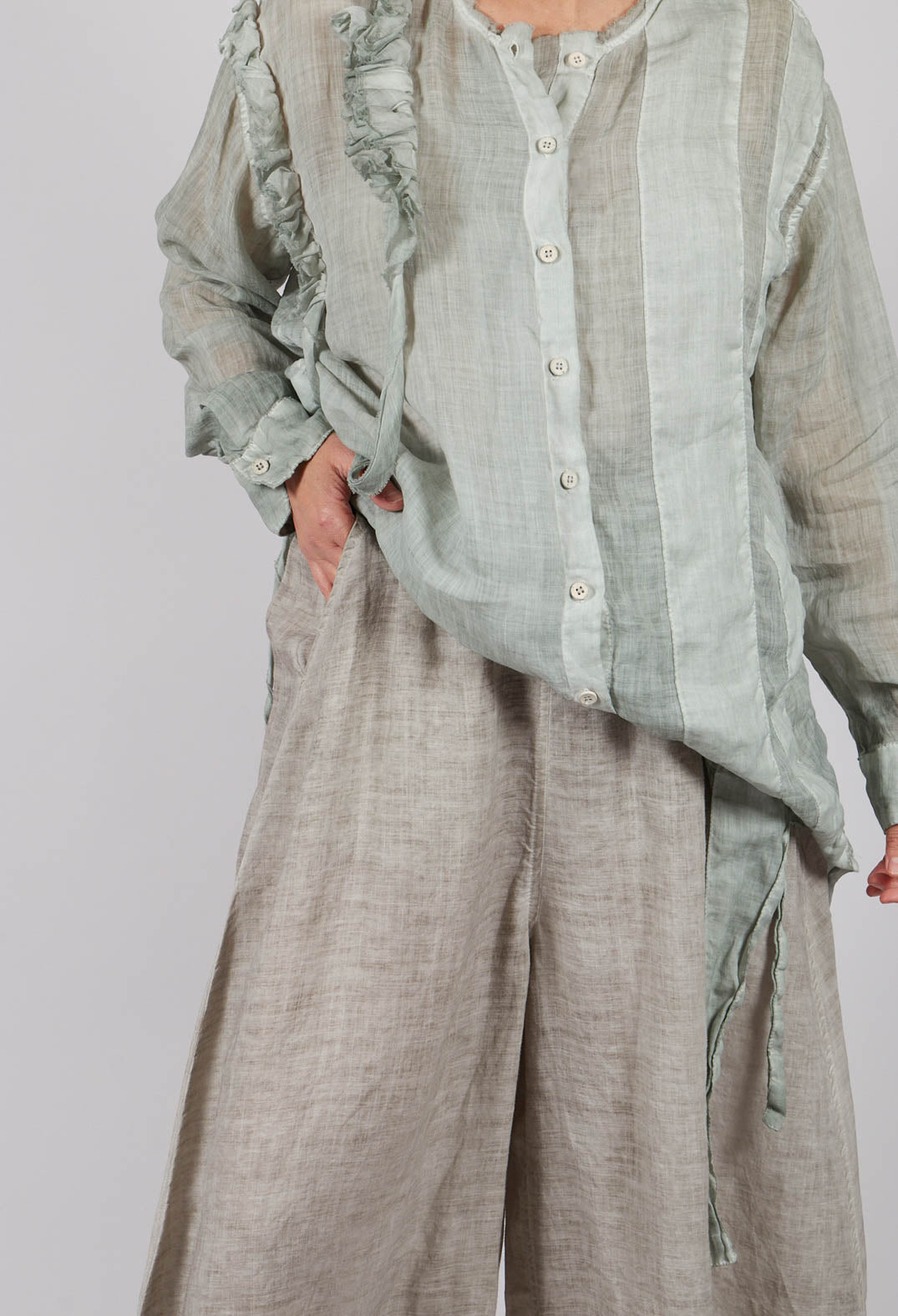 Krikelo Trousers in Sandshell