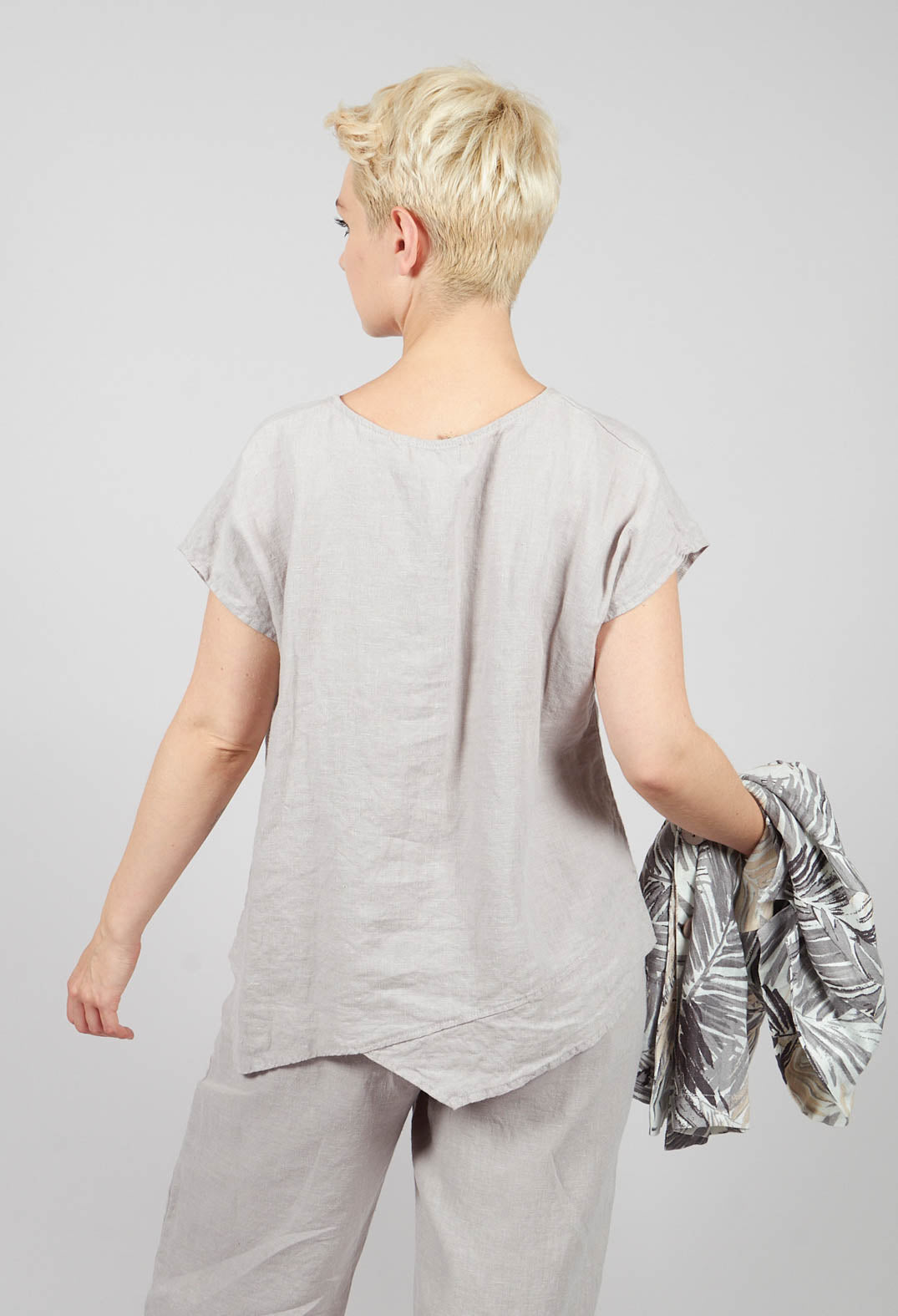 Linen Short Sleeve Top in Light Grey