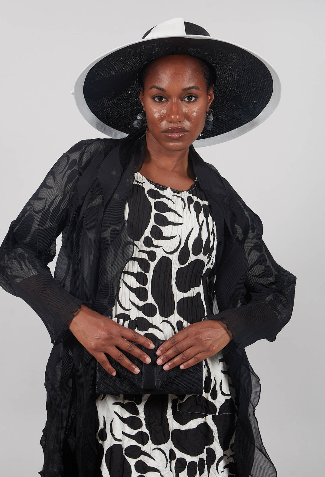 Bow Hat in Black and Ivory