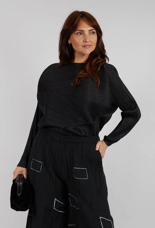 Batwing Top in Nero