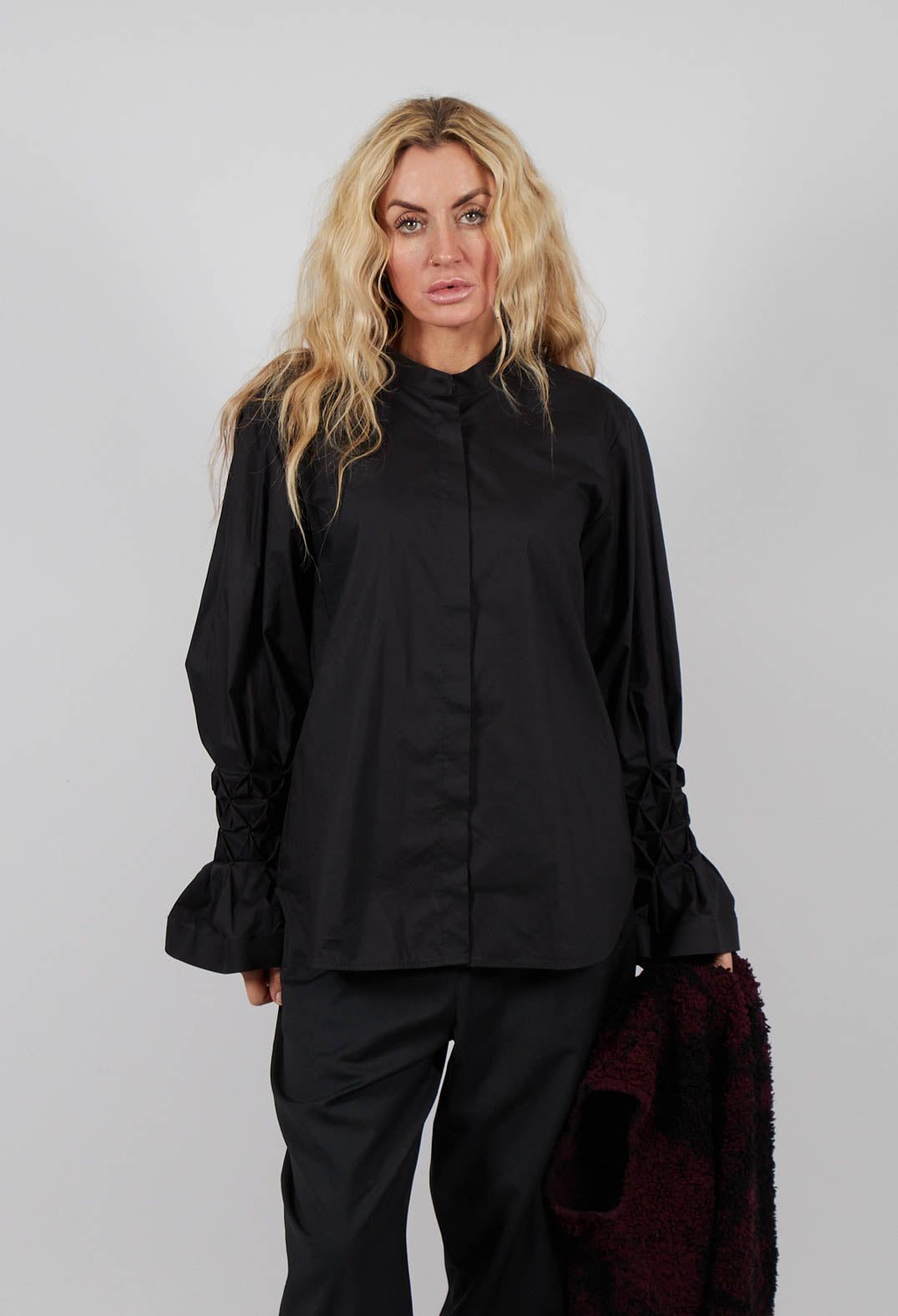 Honeycomb Cuff Shirt in Nero