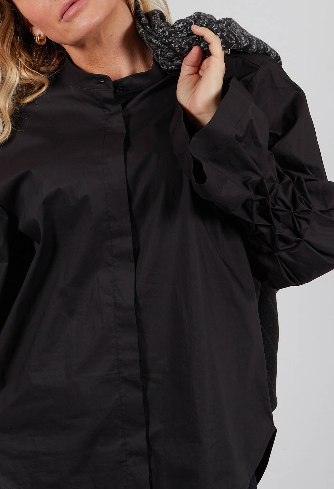 Honeycomb Cuff Shirt in Nero