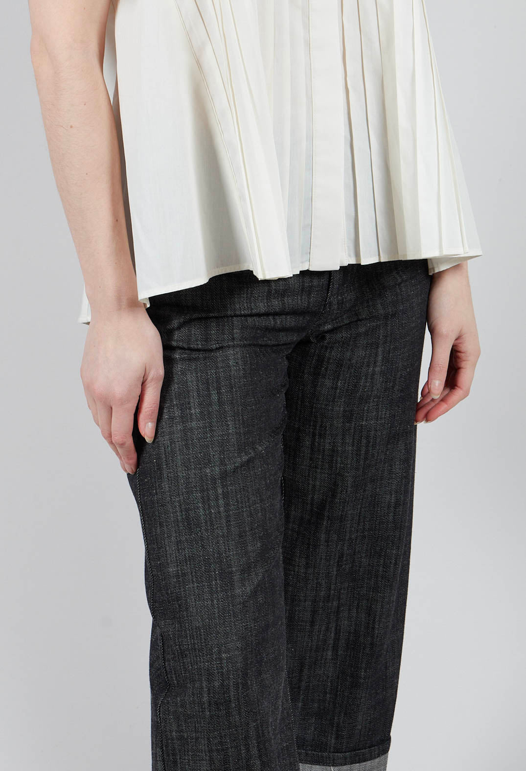 Turn Up Trouser in Nero Grafite