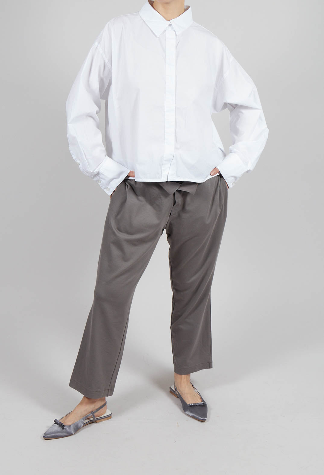 Cropped Button Detail Trousers in Grey