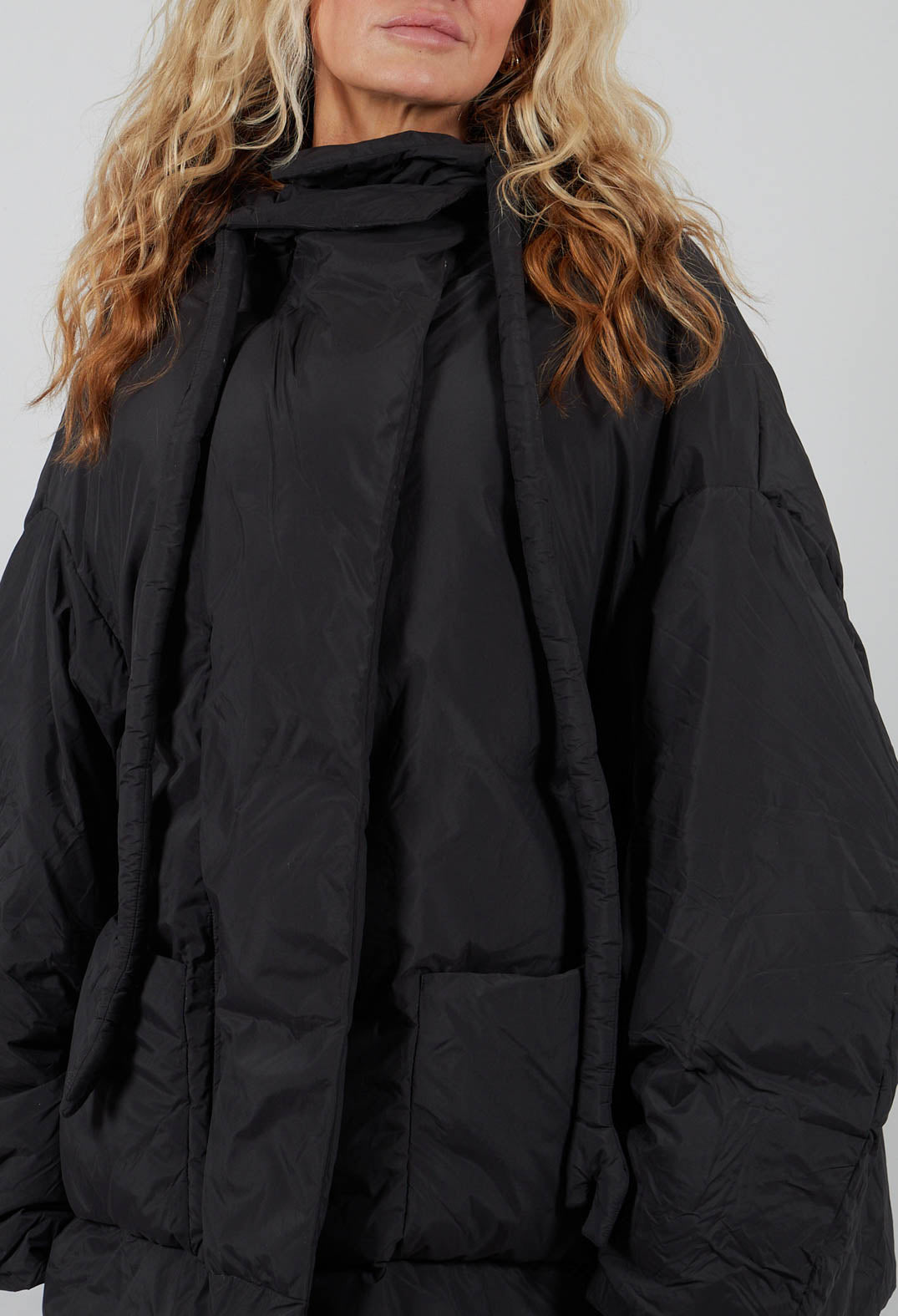 Oversized Padded Jacket in Black - 1001101