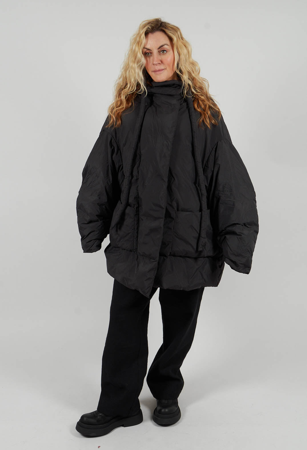 Oversized Padded Jacket in Black - 1001101