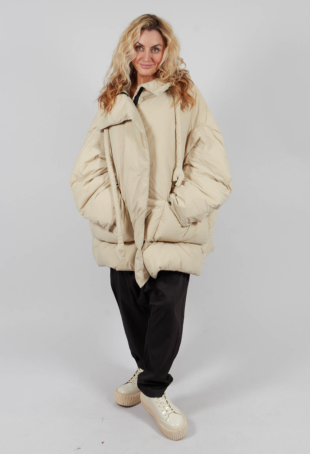 Oversized Padded Jacket in Dk Bone - 1001101