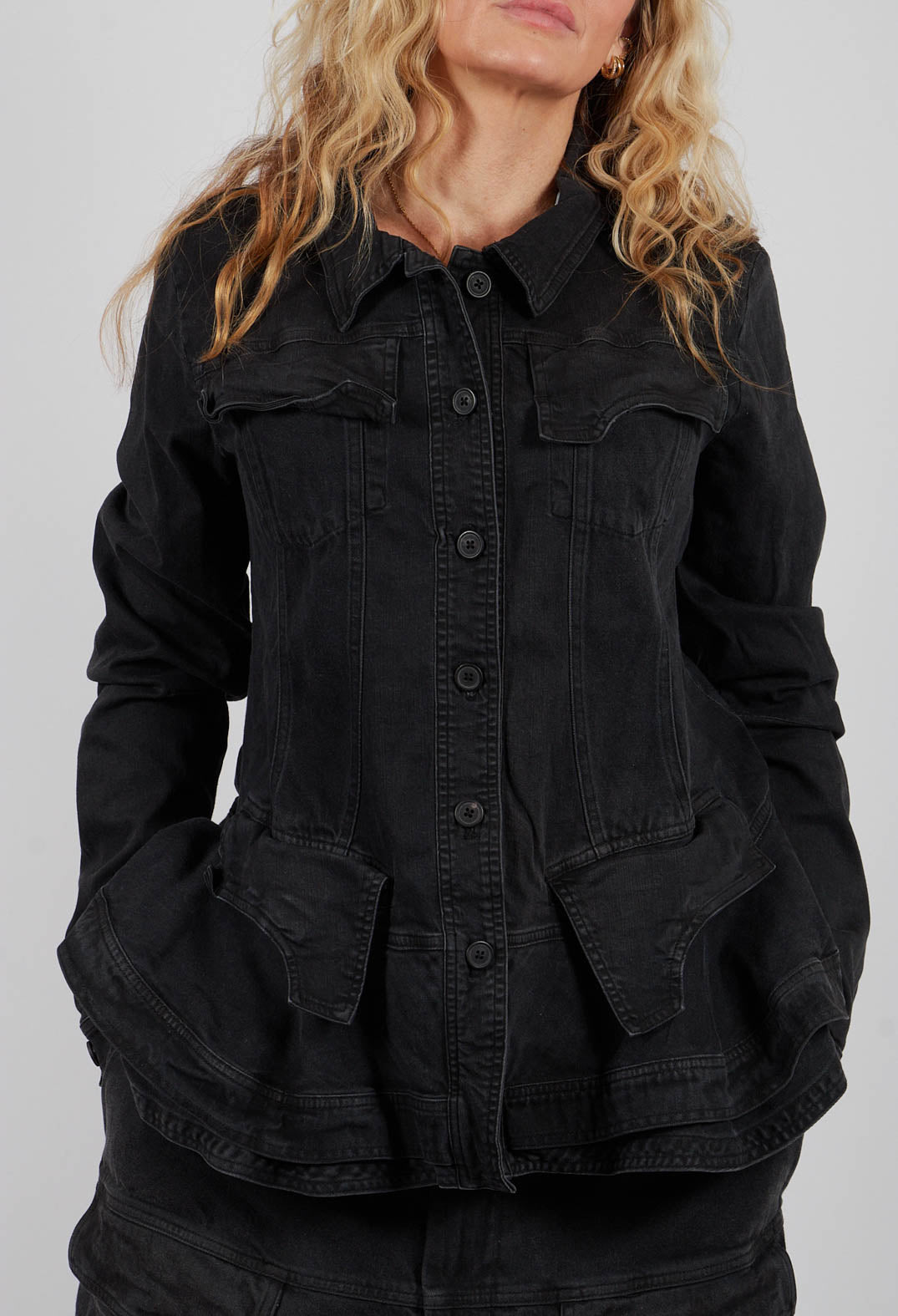 Jacket with Frilled Hem in Turf Black - 1031101