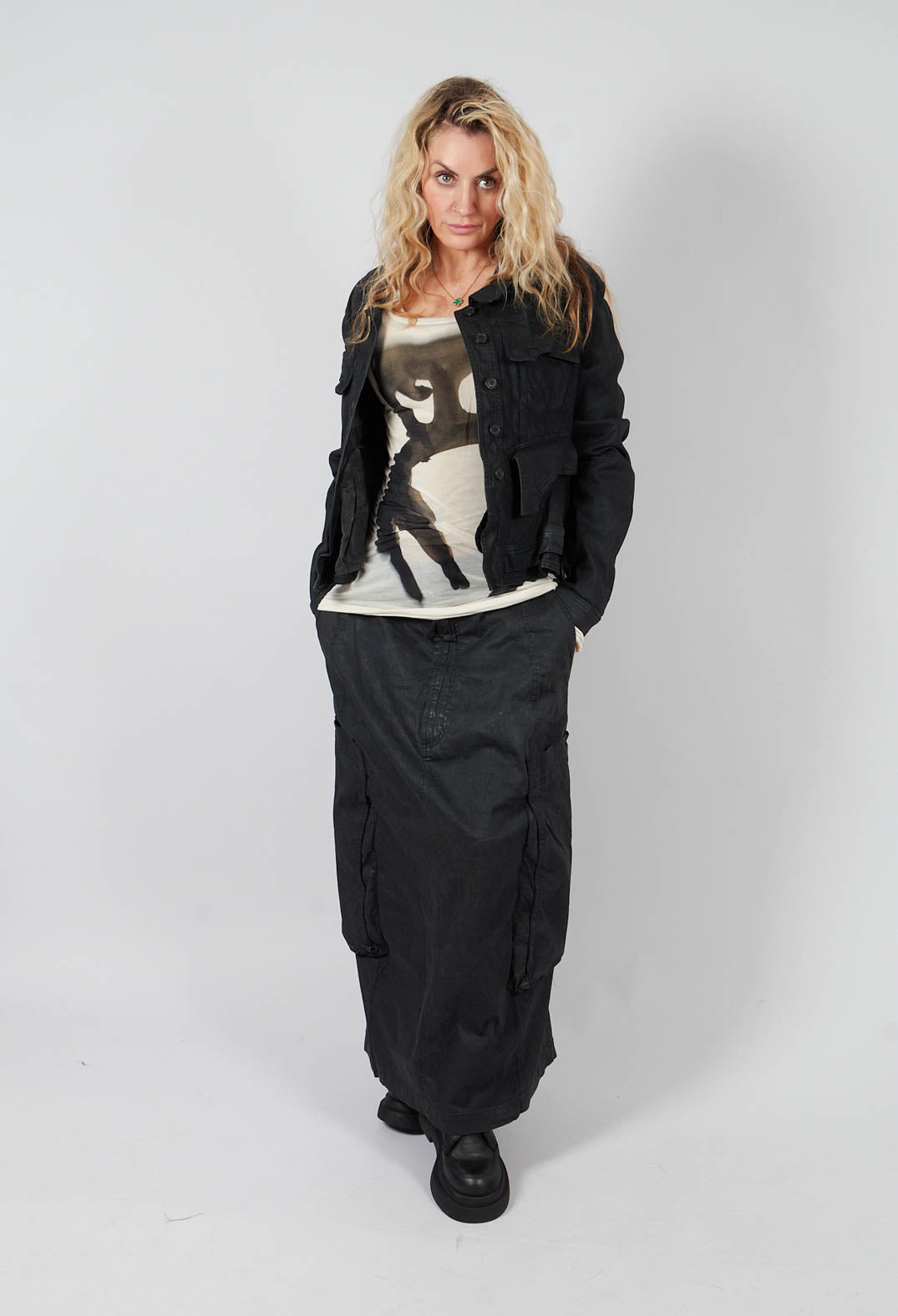 Cropped Jacket with Frilled Hem in Black Gloss - 1031103