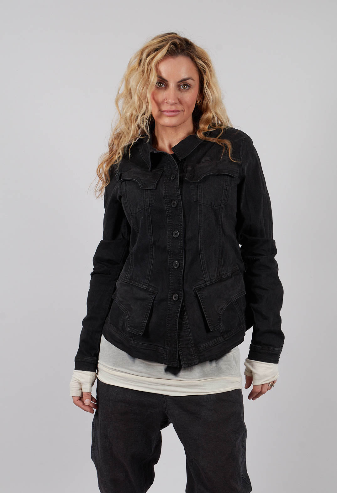 Fitted Jacket with Pockets in Turf Black - 1031105