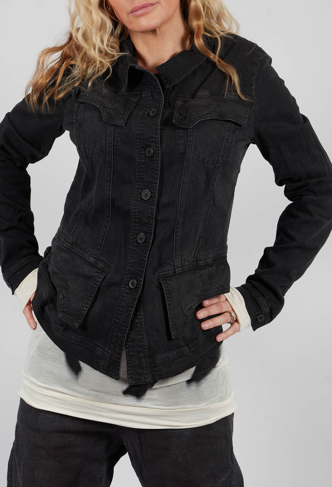 Fitted Jacket with Pockets in Turf Black - 1031105