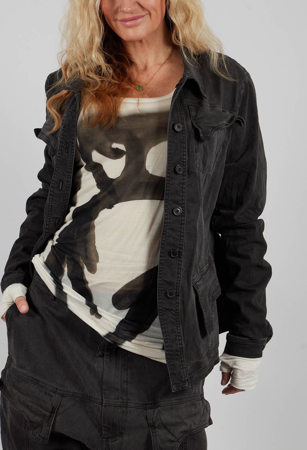 Fitted Jacket with Pockets in Turf Wash - 1031105