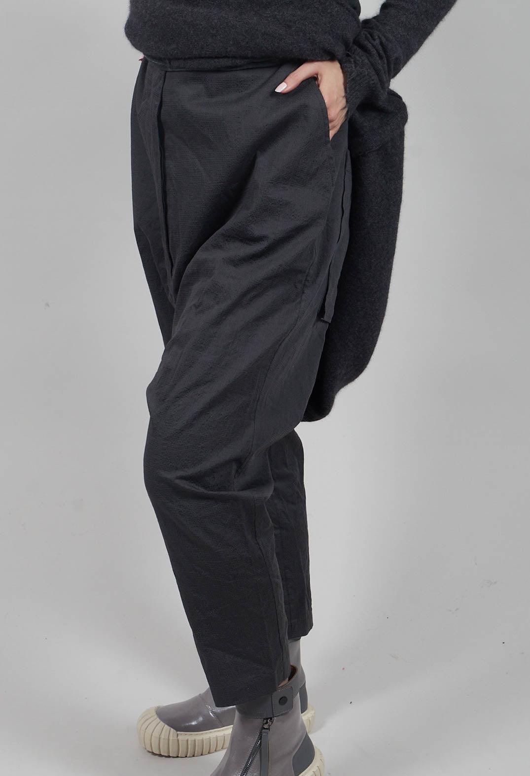 Relaxed Drop Crotch Trousers in Swamp - 1160101