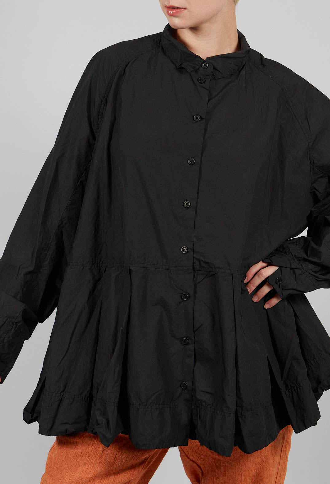 Relaxed Fit Blouse in Black - 2530401