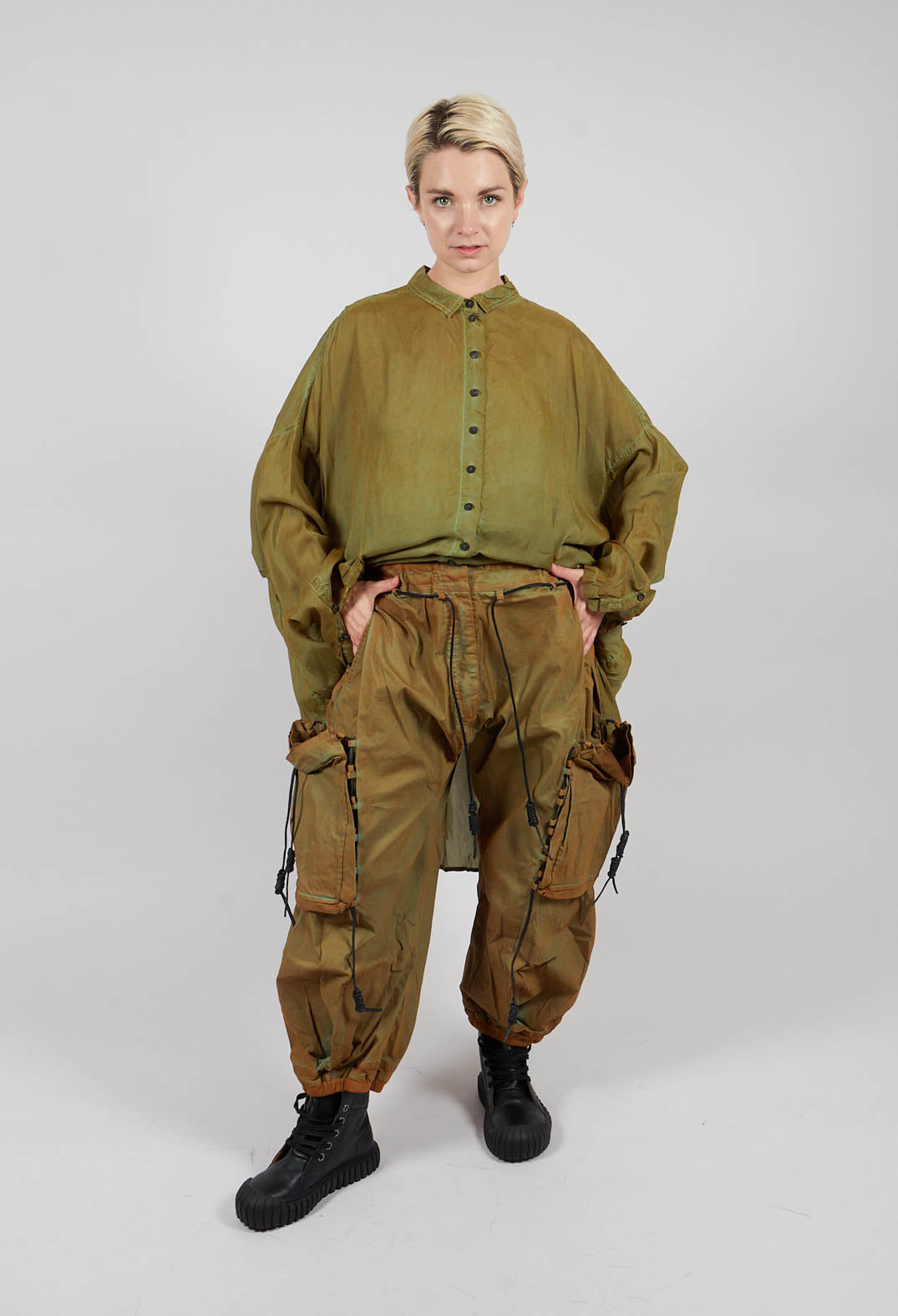 Feature Pocket Trousers in Lagoon Cloud - 2600101