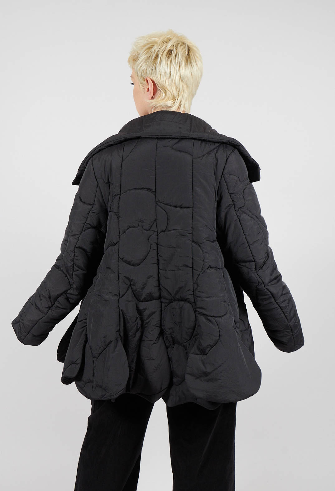 Quilted Tulip Jacket in Black - 3191104