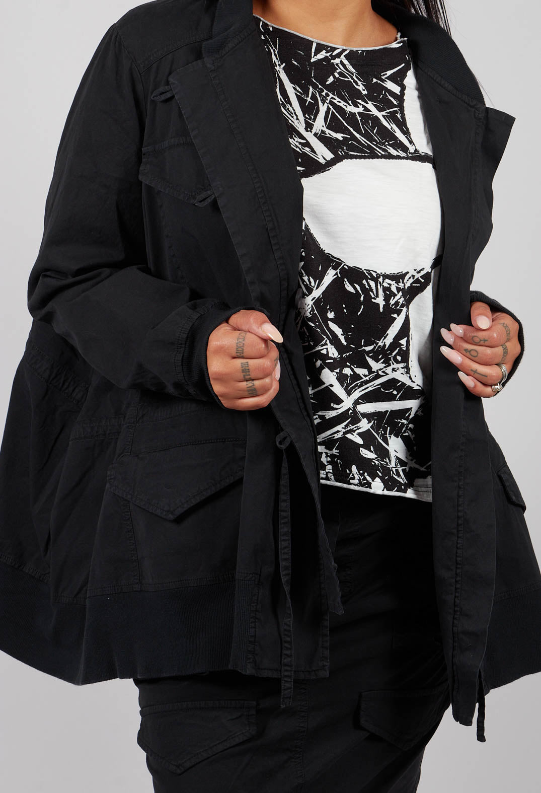 Utility Jacket in Black - 3201101