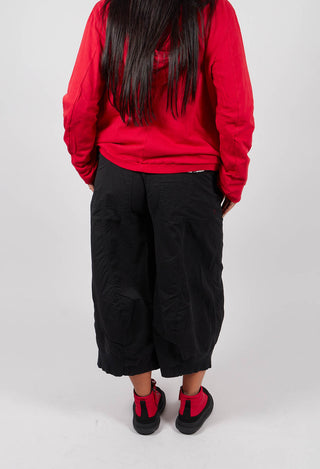 Cropped Balloon Leg Trousers in Black - 3200105