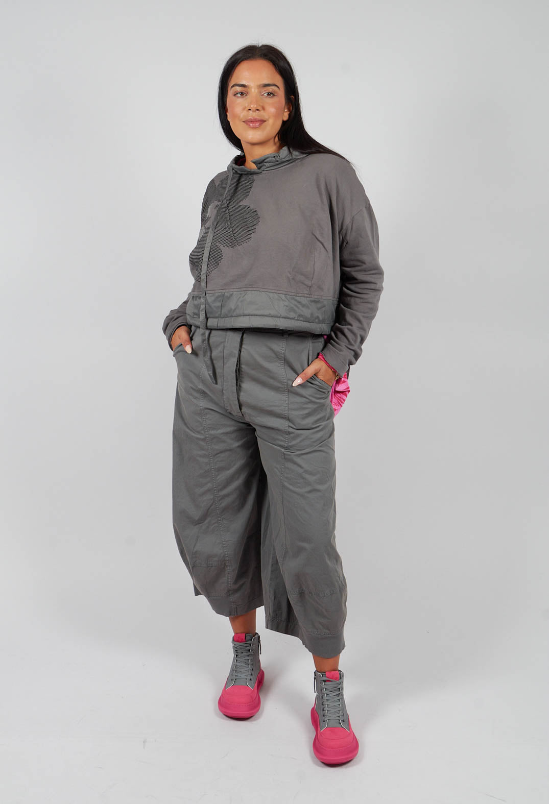 Cropped Balloon Leg Trousers in Dark Grey - 3200105