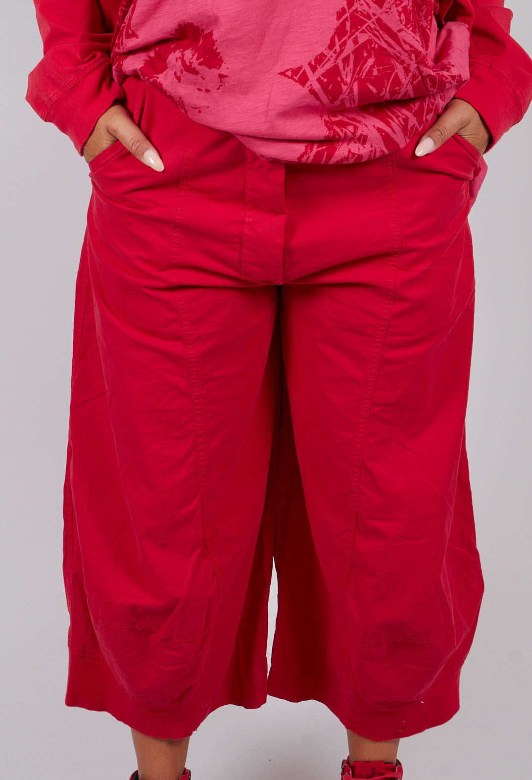 Cropped Balloon Leg Trousers in Rose - 3200105