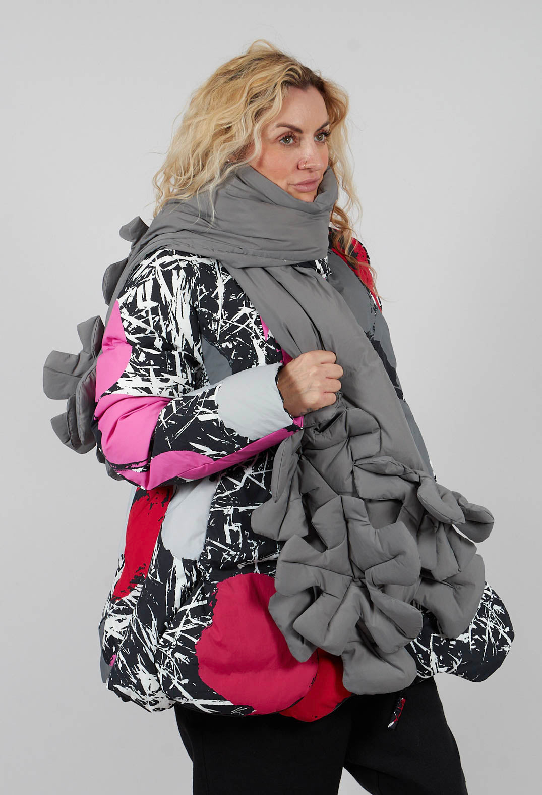 Padded Scarf in Dark Grey - 3211425