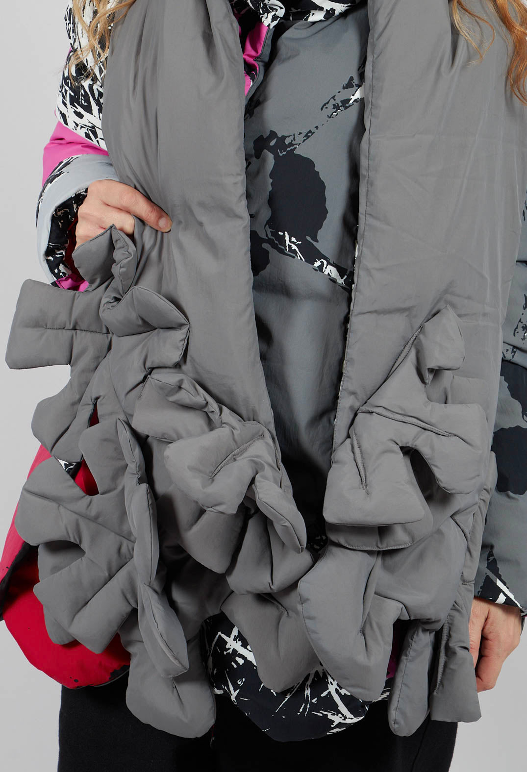 Padded Scarf in Dark Grey - 3211425