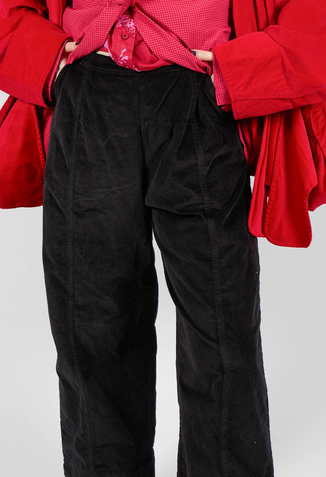 Cropped Pull On Trousers in Black - 3230102