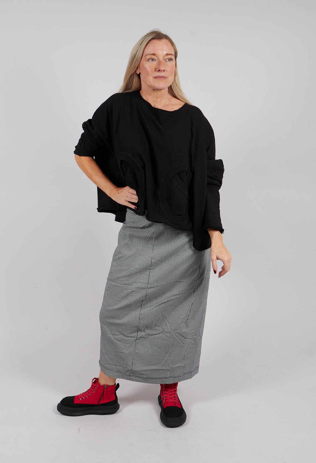 Jersey Top with Circular Pockets in Black - 3250501
