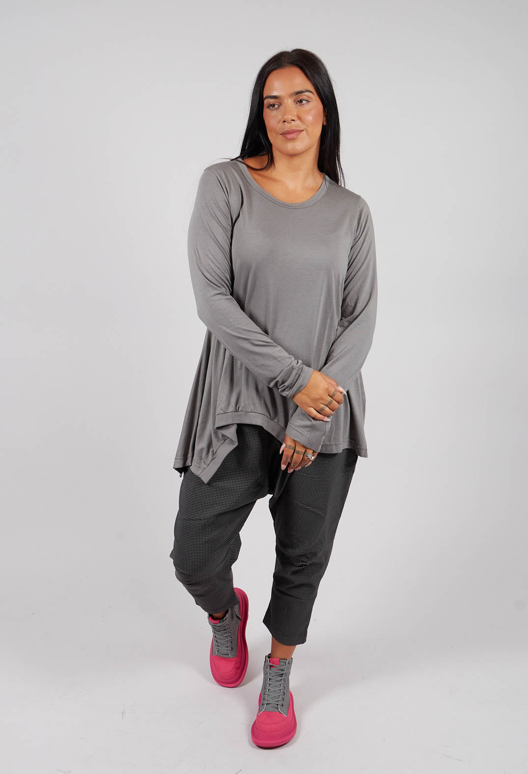 Long Sleeve T-Shirt with Asymmetric Hem in Dark Grey - 3260501