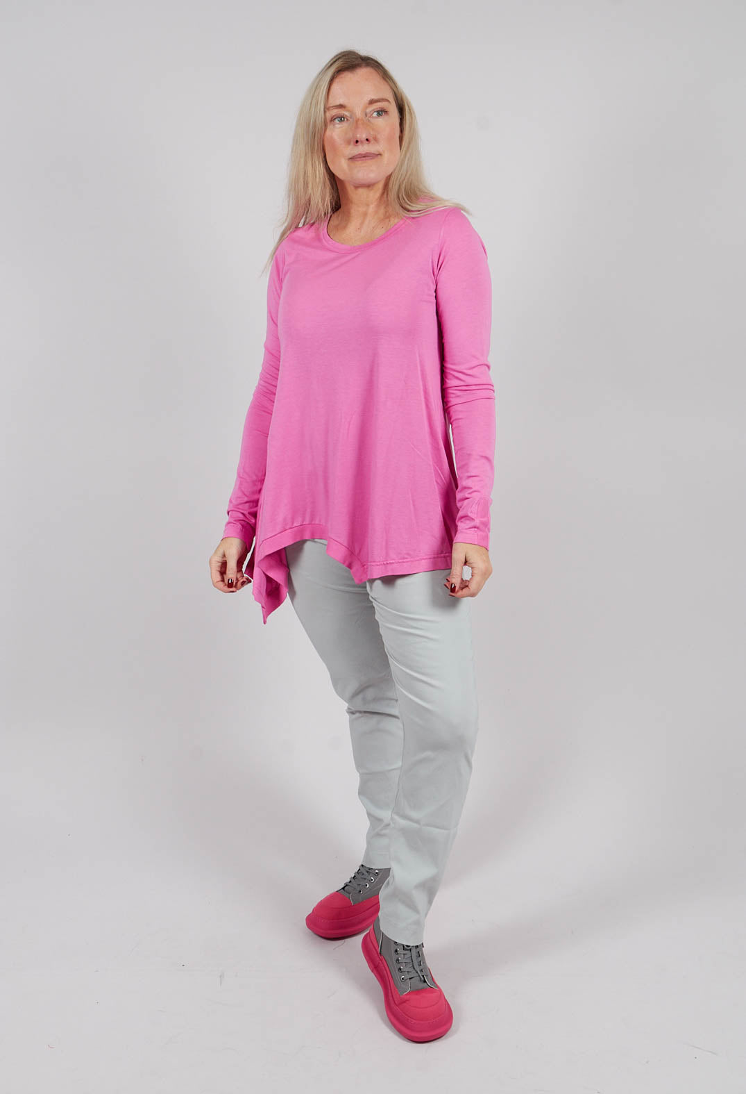 Long Sleeve T-Shirt with Asymmetric Hem in Lily - 3260501