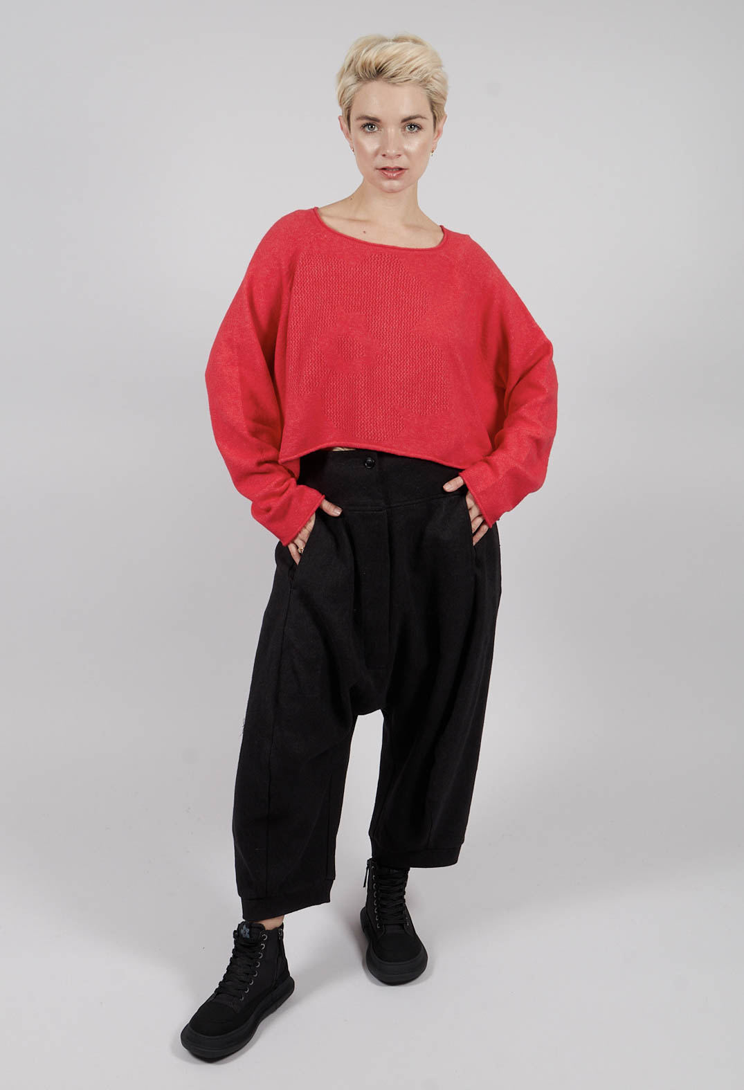 Cropped Pullover with Stitched Motif in Rose - 3270702