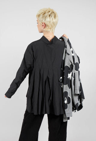 Shirt with Pleated Back in Black - 3300401