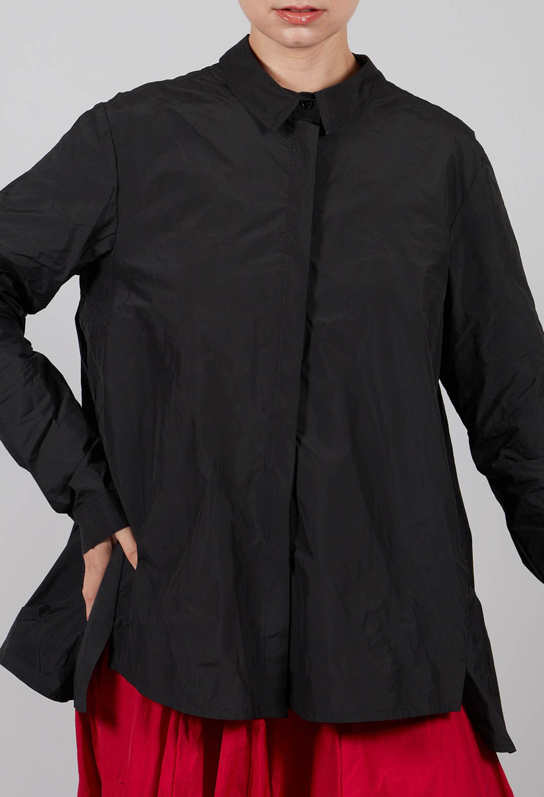 Shirt with Pleated Back in Black - 3300401