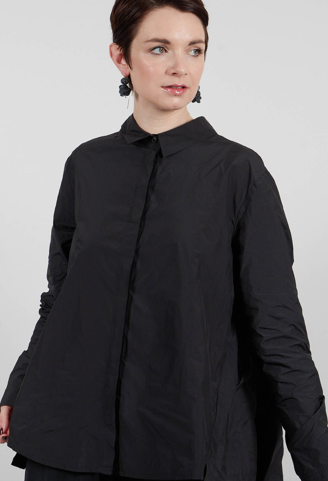 Shirt with Pleated Back in Black - 3300401