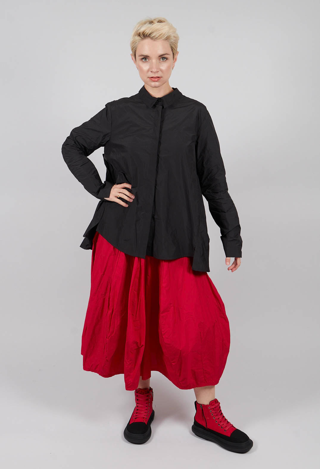 Shirt with Pleated Back in Black - 3300401