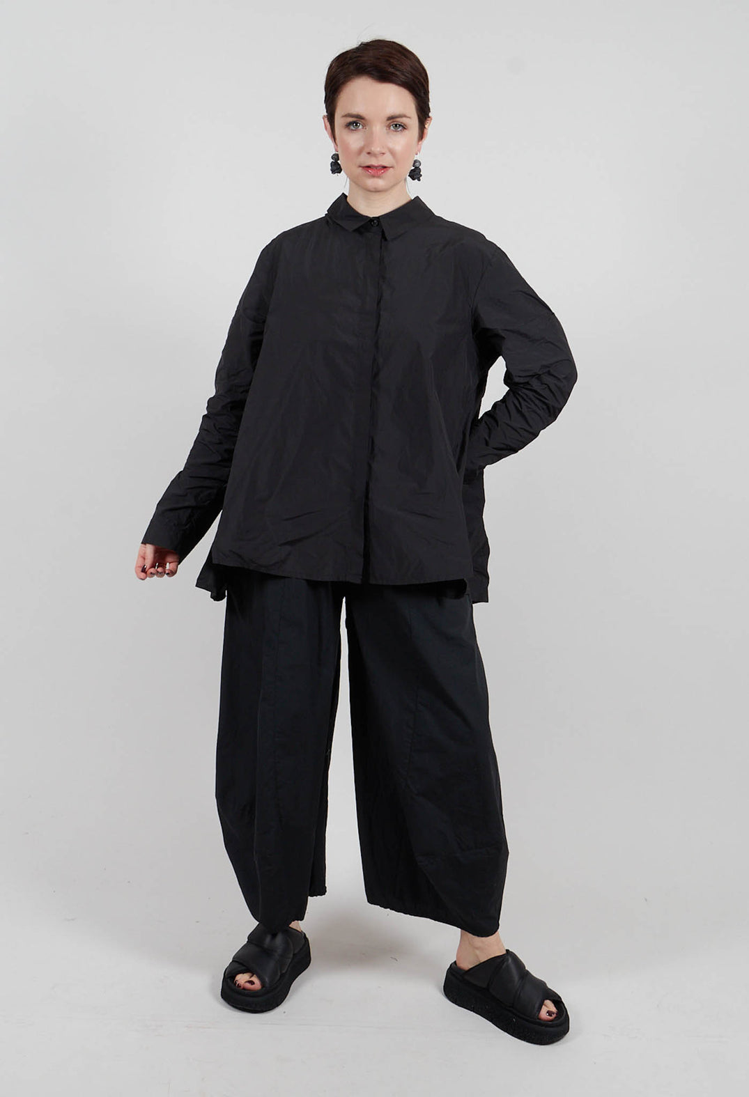 Tulip Leg Trousers in Black - 3400107