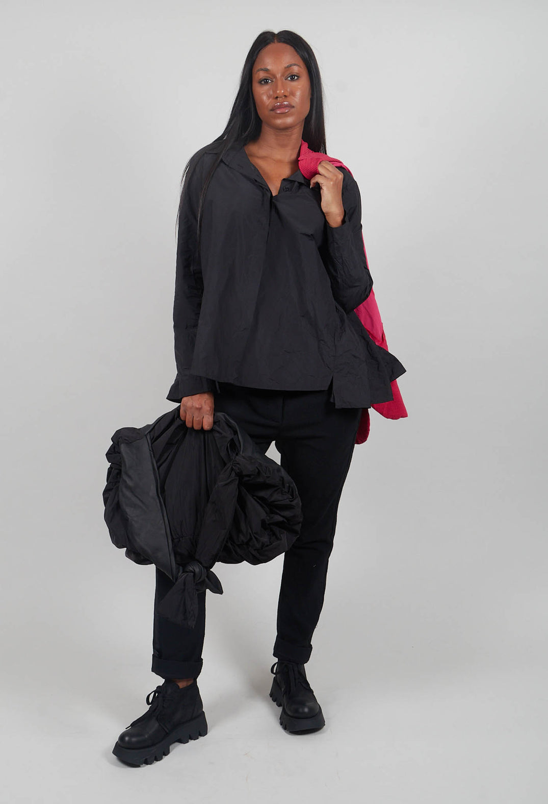 Shirt with Pleated Back in Black - 3300401